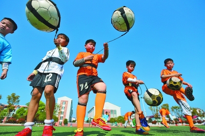 [中超]阿代米右侧兜射中柱 基莱斯跟上补射得手